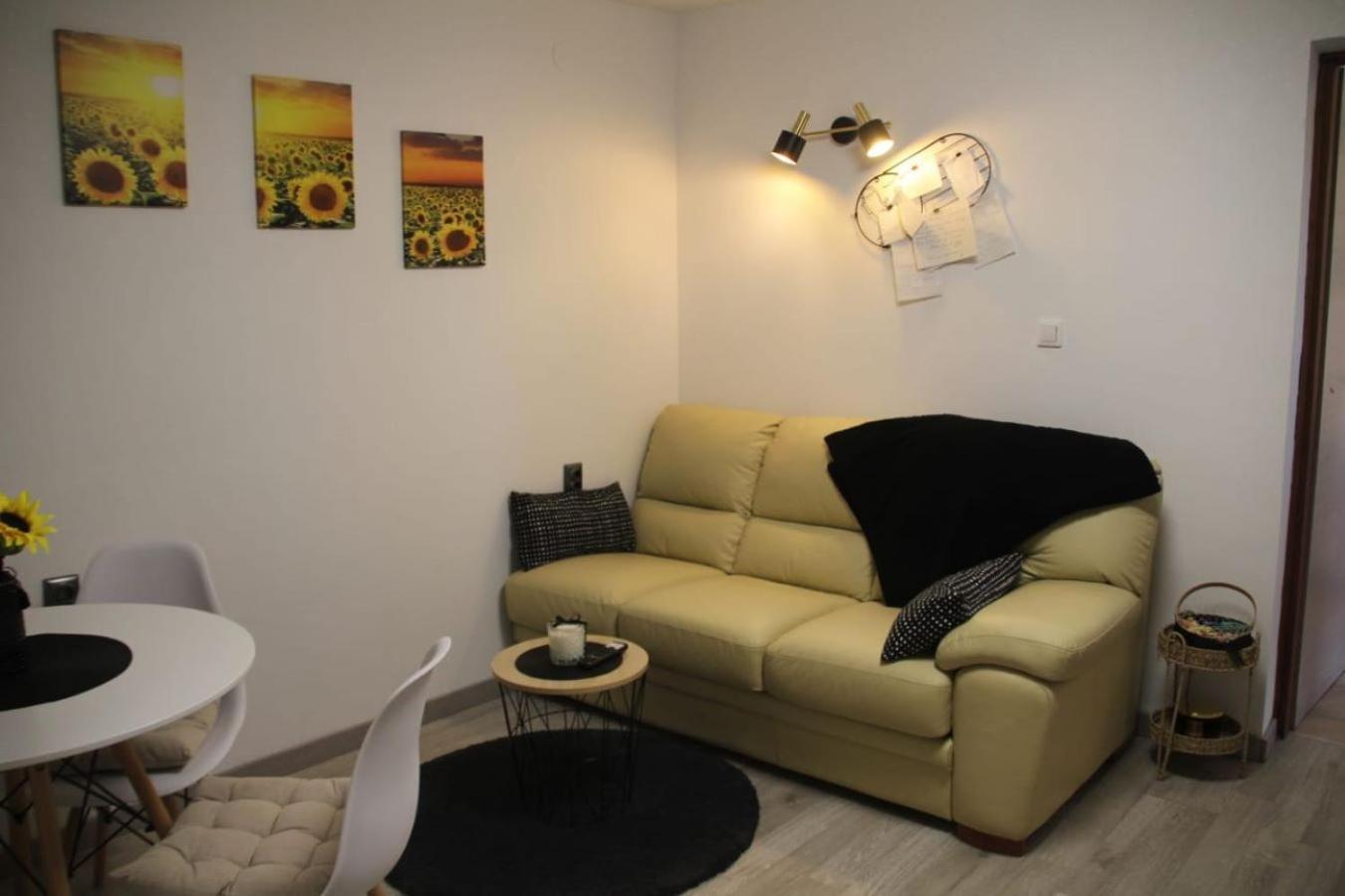 M - Sa Dvije Spavace Sobe Homestay szállás