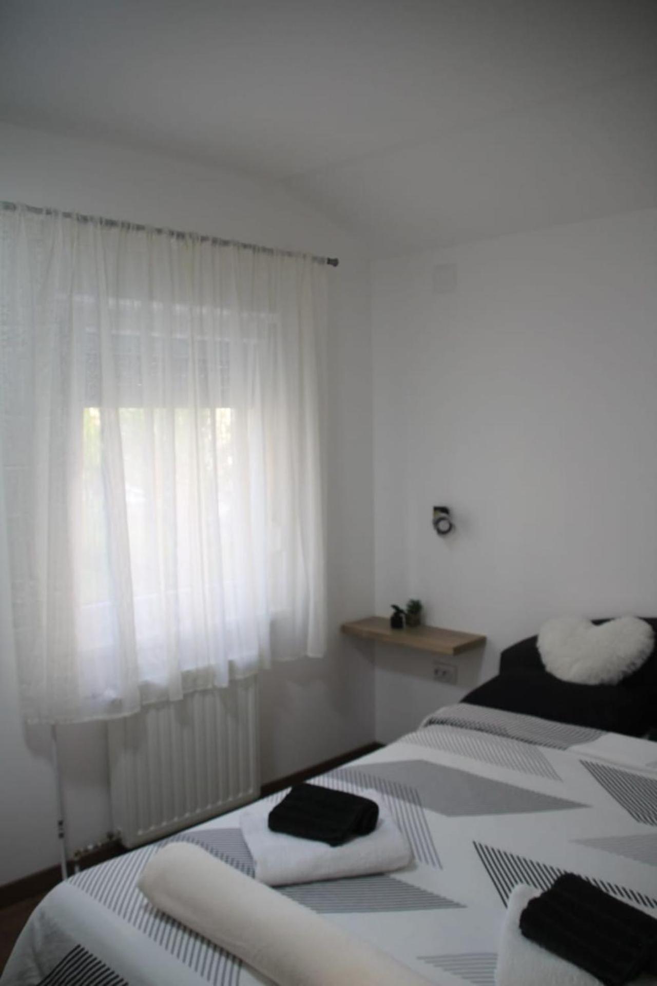 M - Sa Dvije Spavace Sobe Homestay szállás